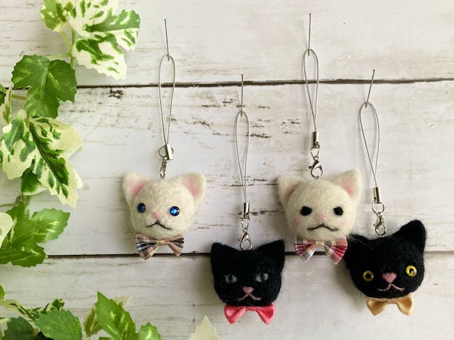 〜100均材料で作れる〜子供と作ろう白猫・黒猫ストラップ