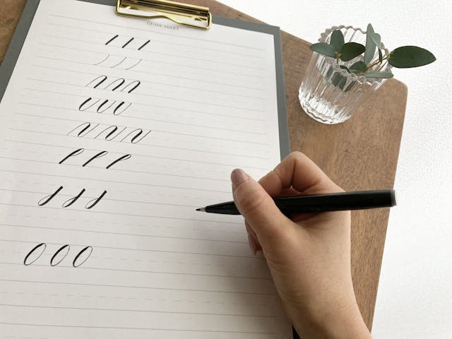 モダンカリグラフィー基本ストローク