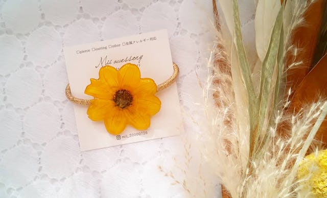 ビデンスの押し花で作るヘアゴム♪