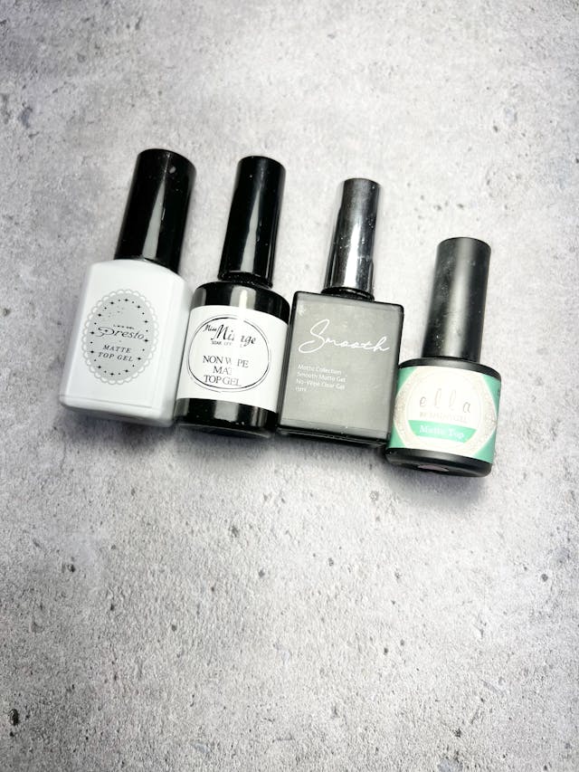 ミラーの時に散らばらないマットジェルはどれ？