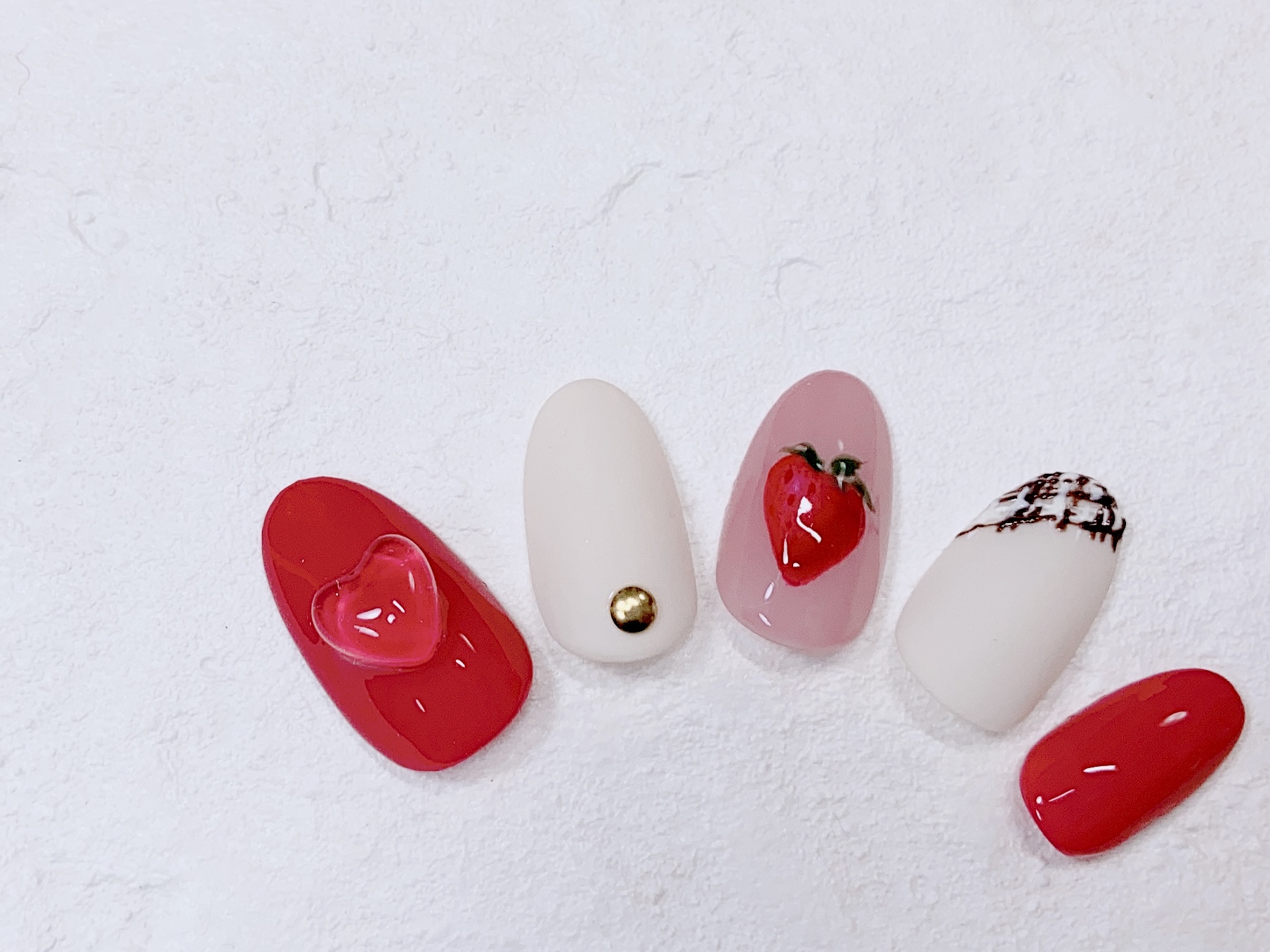 ジェルで描く♡リアルないちごアート