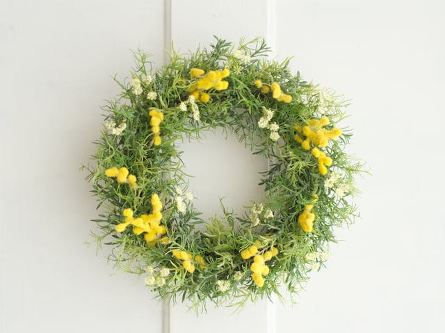 ふんわりグリーンとミモザのリース