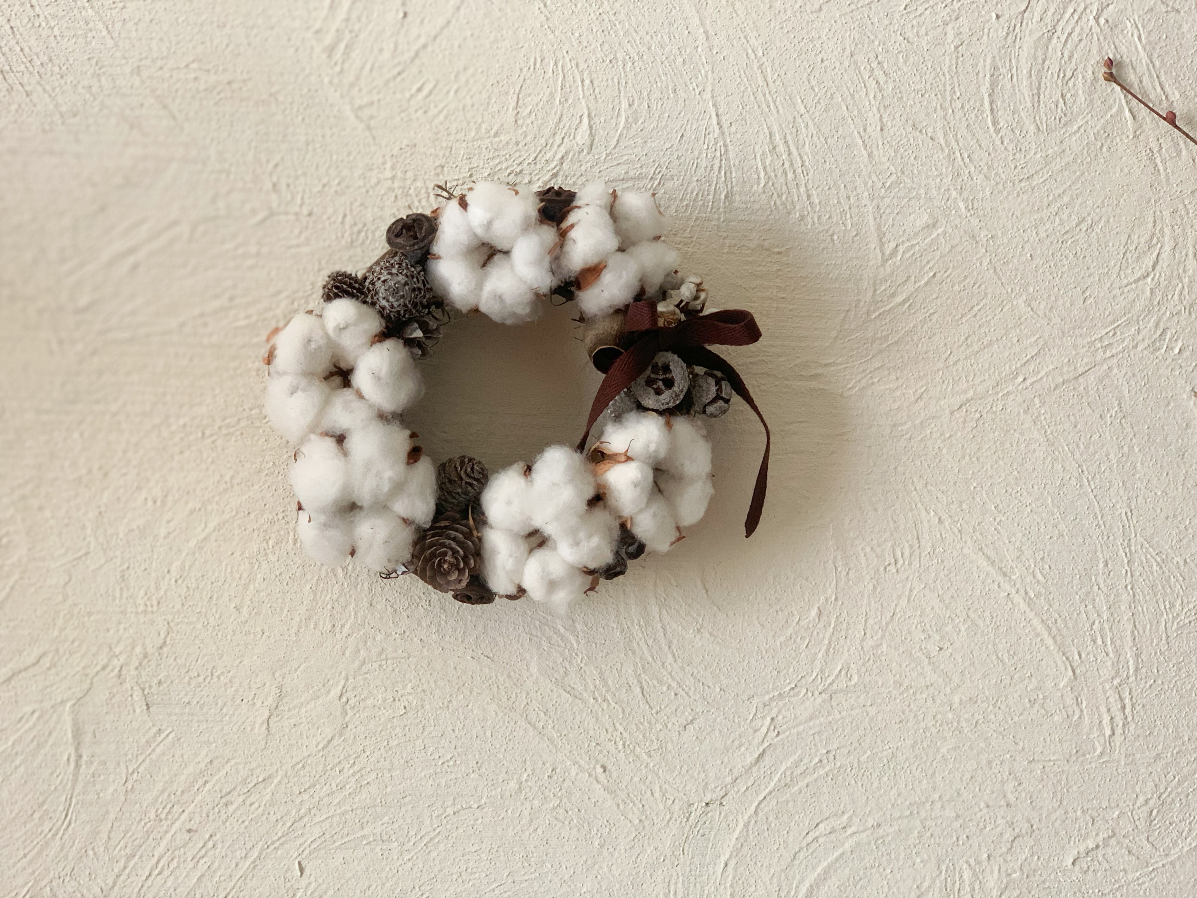 ナチュラル可愛い！コットンと木の実のリース