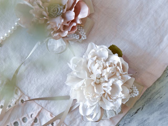 簡単に作れて華やかなコサージュ