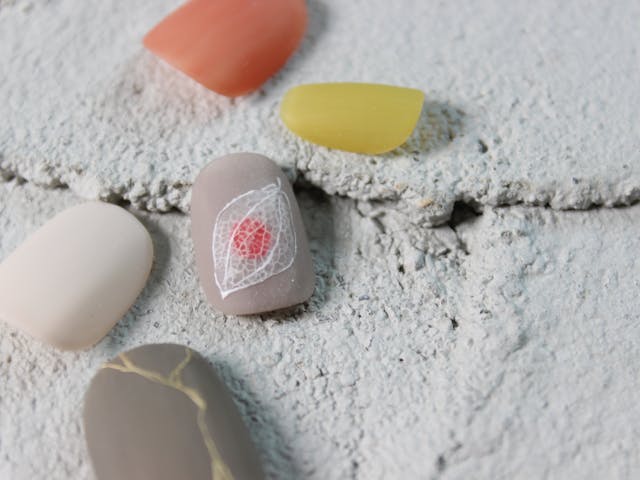 異素材を使った透かし鬼灯アートの作り方