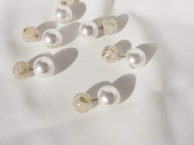 【ドライフラワー】本物のお花が入ったニュアンスカラーのワンポイントピアスの作り方