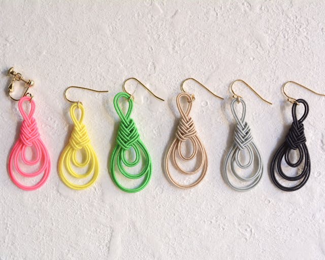 水引でつくる、「みょうが結び」のピアス・イヤリング