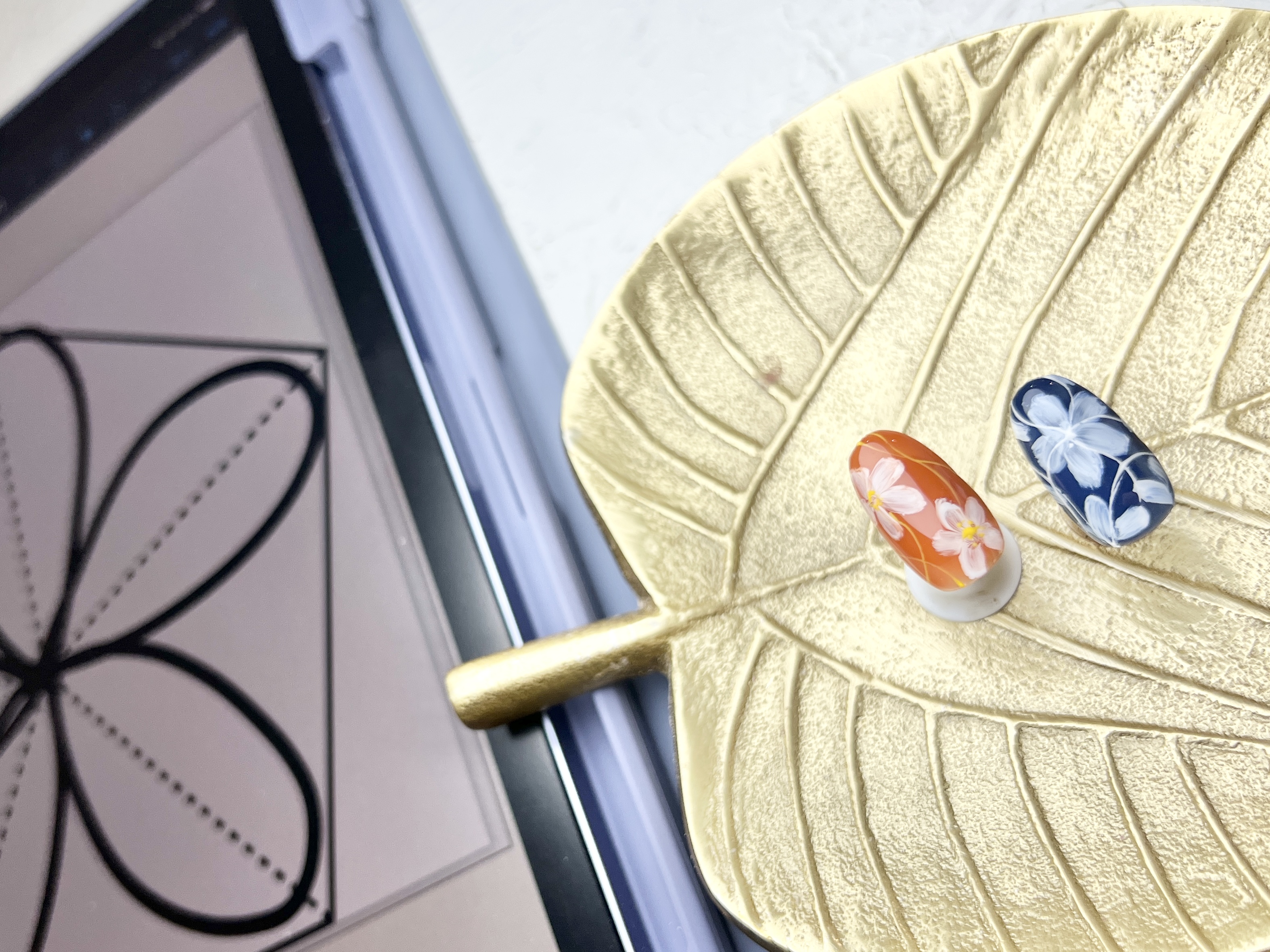 ネイルアート講座①絵が苦手な人のためのお花アート