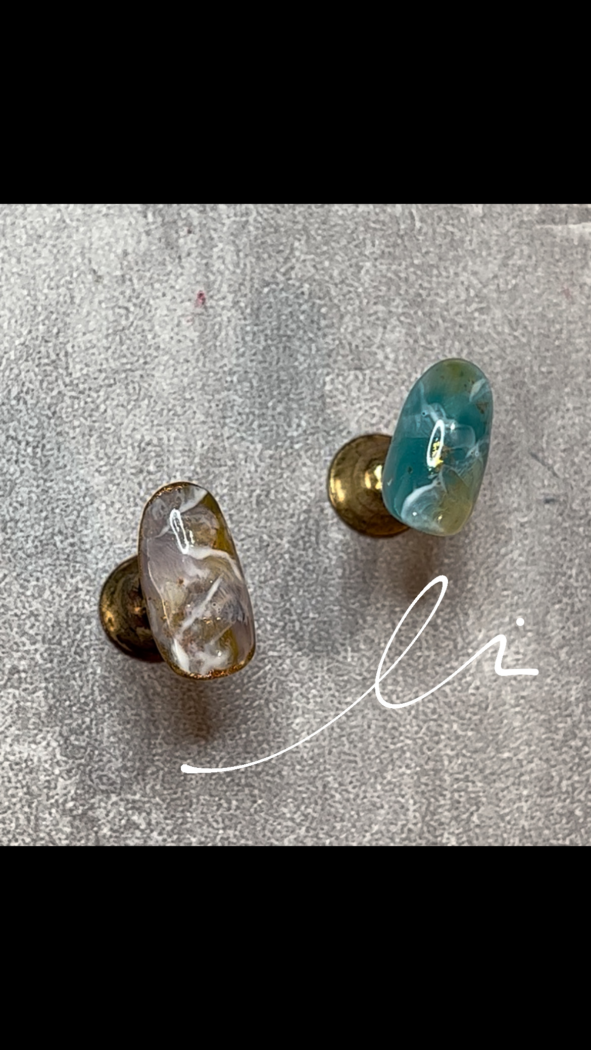 奥行きのある天然石風ニュアンスネイル