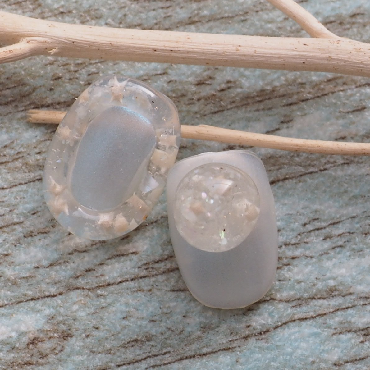 星の砂のぷっくりネイルアートのやり方