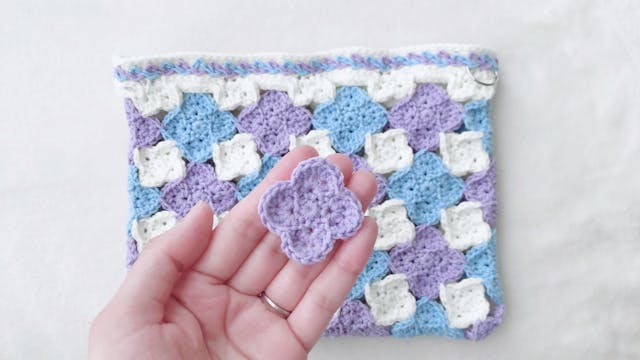 アクセサリーやバッグにも