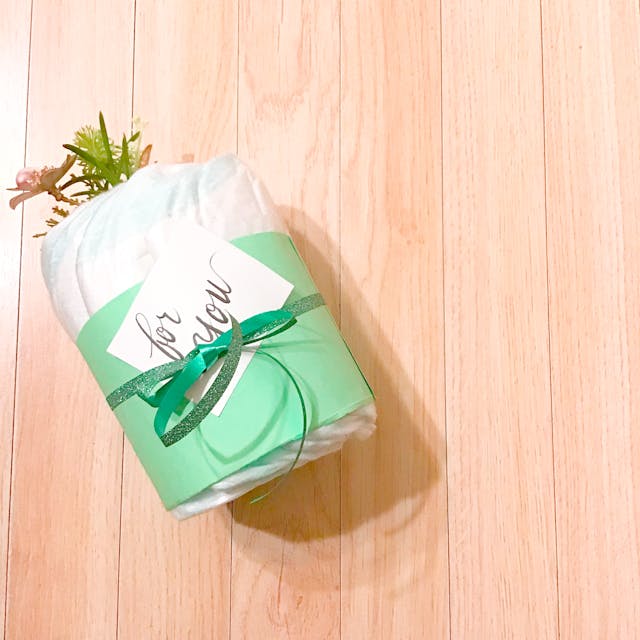 ミニミニおむつケーキの作り方（英文字タグ付き）