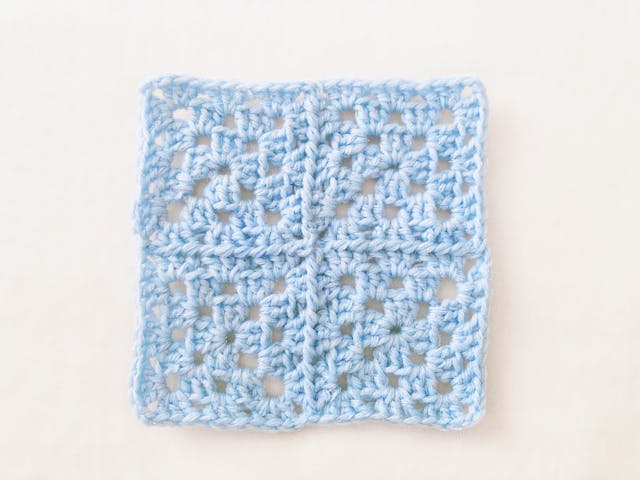 糸始末は１回だけ！無限グラニースクエアモチーフつなぎの編み方