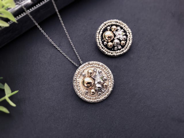 周りのビーズが外れない処理の方法を学べます