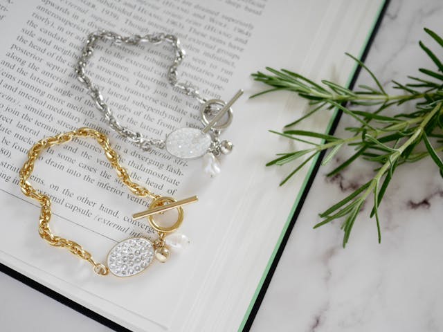 金具の繋げ方も学べる　グルーデコ®︎で作る【オーバル ブレスレット】