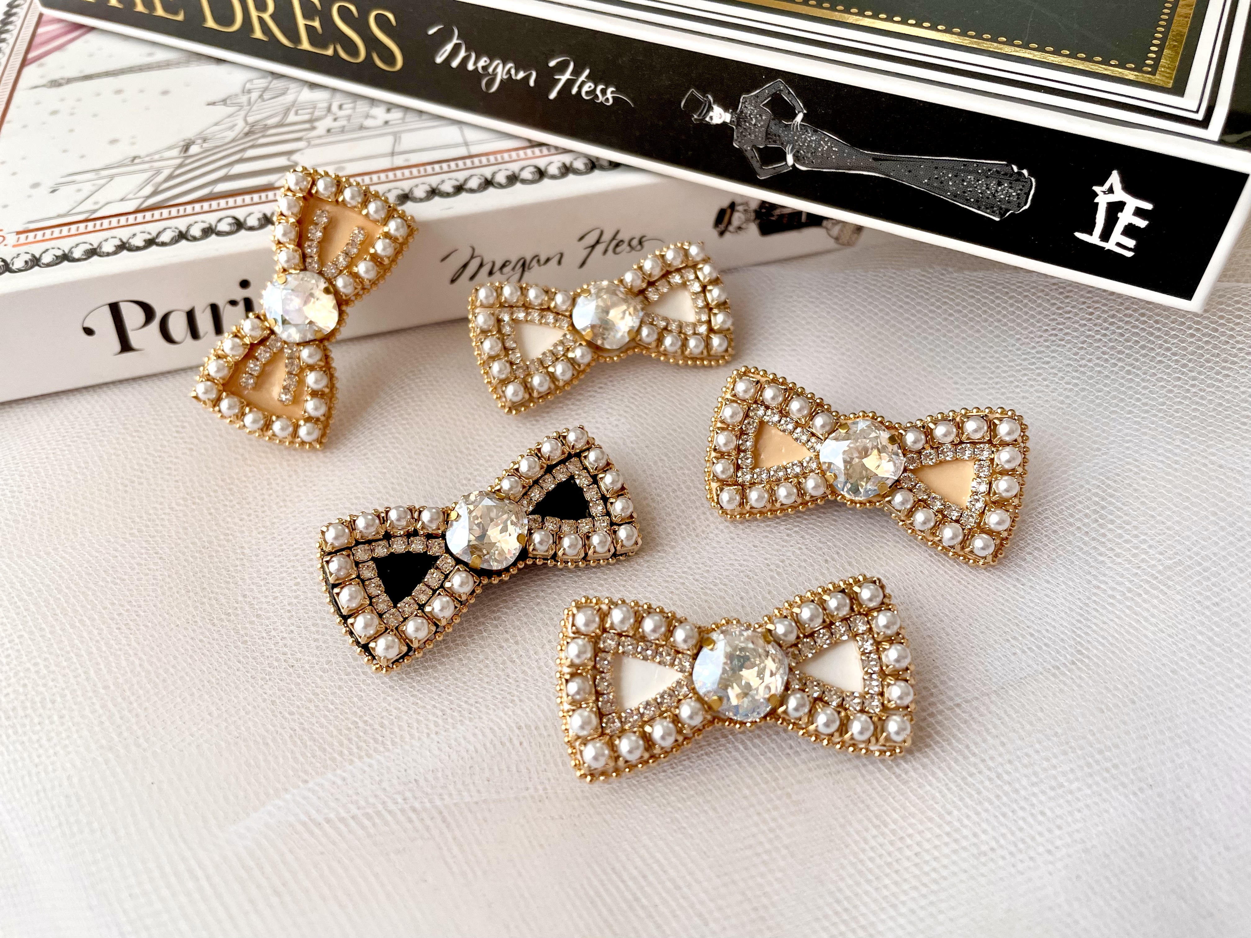 グルーデコ初級講座♡フリーセッティングで作るパールリボンブローチ