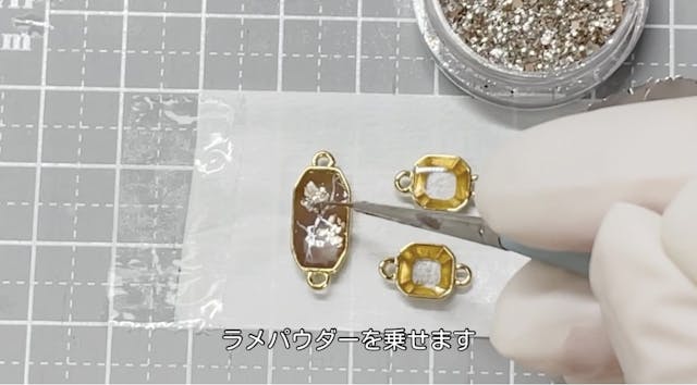 石座フレームを使ったお洒落アクセサリー