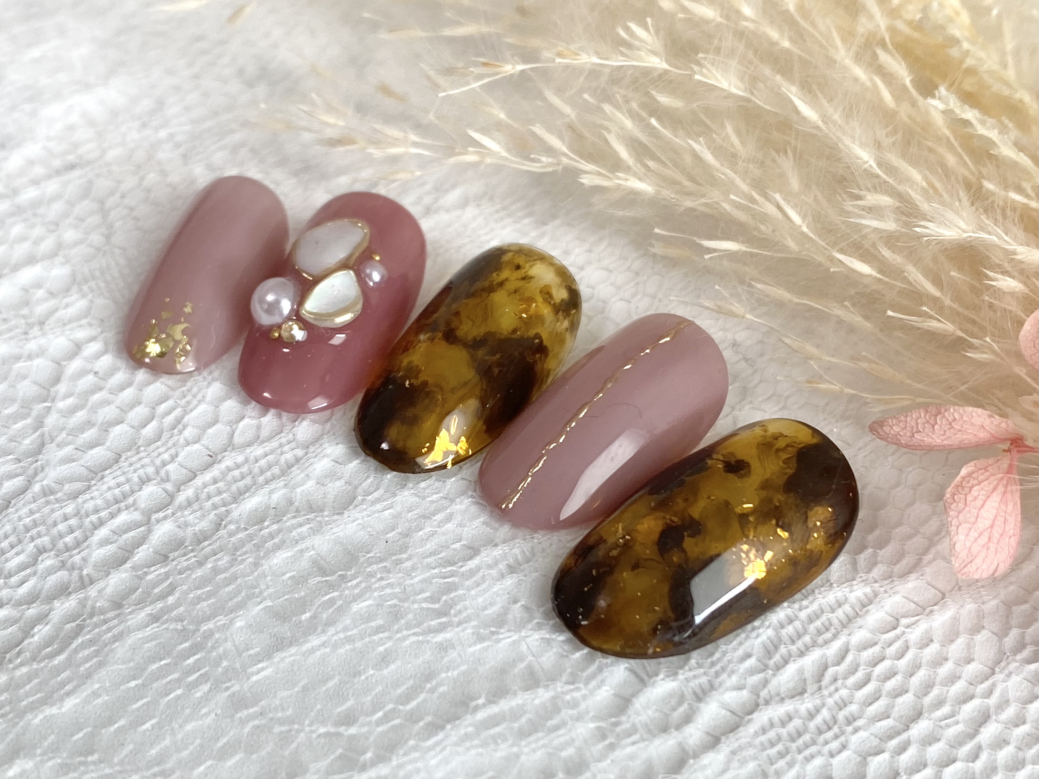 べっ甲ネイルの基本と応用