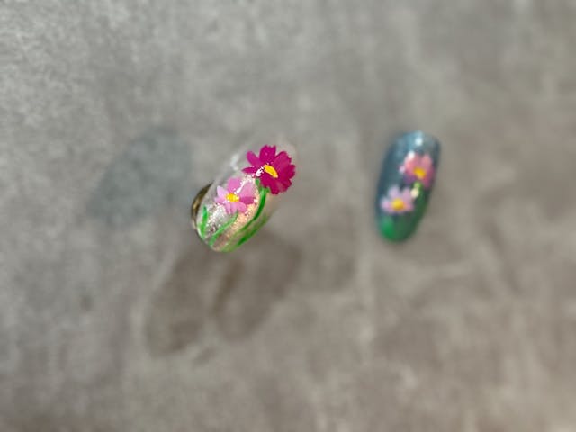 『コスモスネイル』アクリル絵の具のコツが分かる