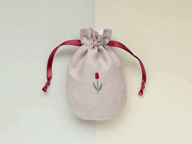 チューリップの刺繍方法と巾着への仕立て方レッスン