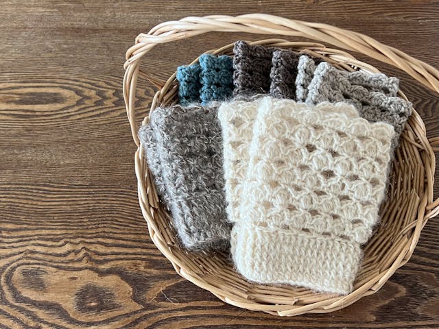 かぎ針編み リストウォーマーの編み方【PDF編み図付】