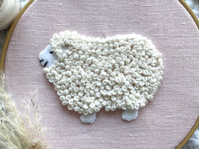 【動物刺繍】もこもこ羊のウール刺繍レッスン