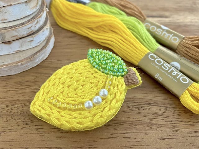 初めての刺繍ブローチの作り方 ~可愛くてhappyなレモンのブローチ編~