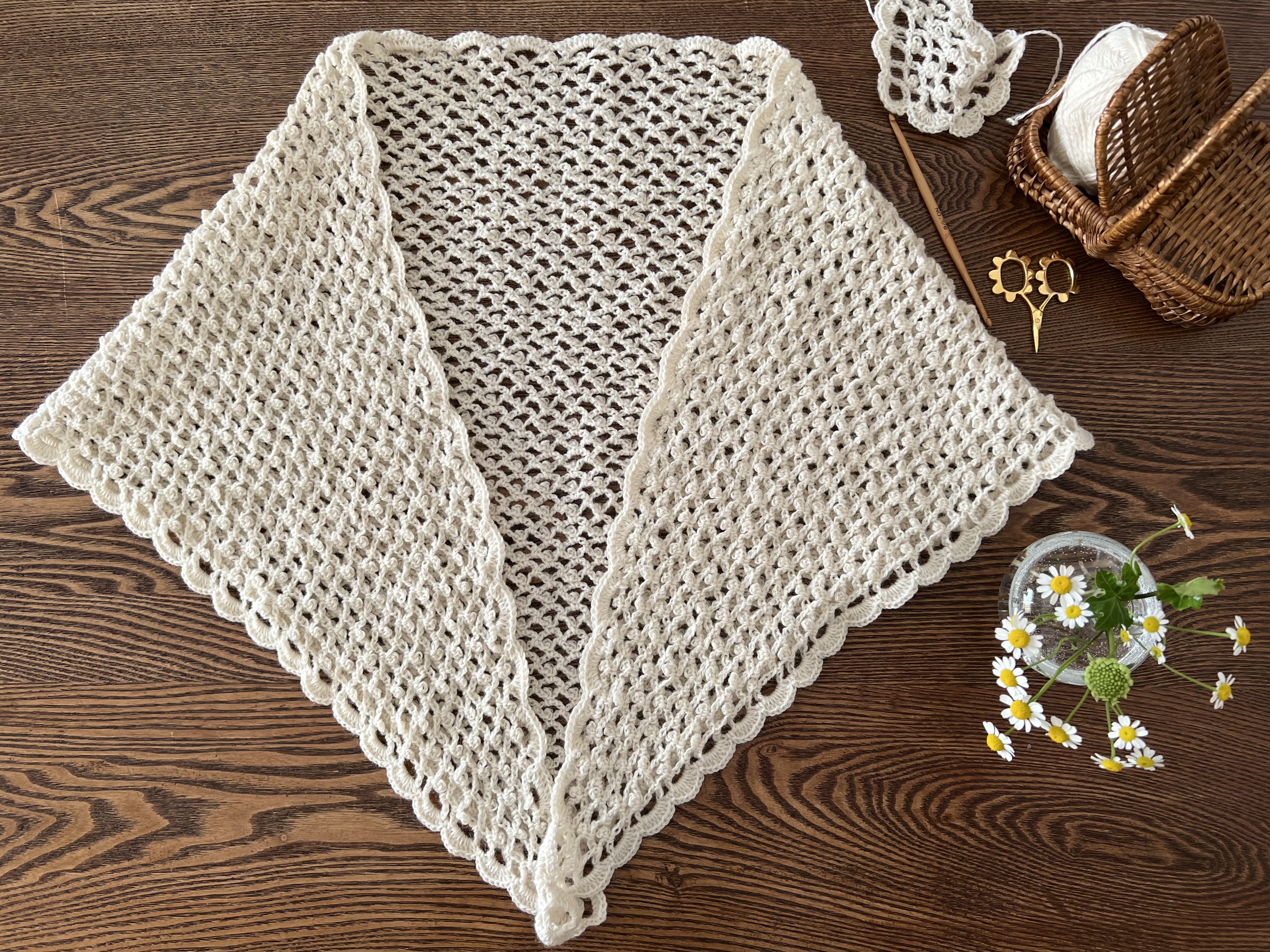 かぎ針編み ピコットが可愛い三角ショール【PDF編み図付】