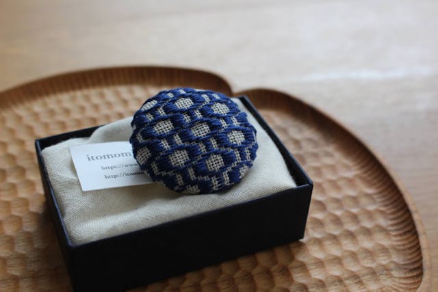 こぎん刺し　ブローチの作り方