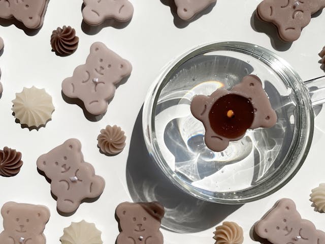 灯すとキラキラ溢れる「クマクッキー」の作り方