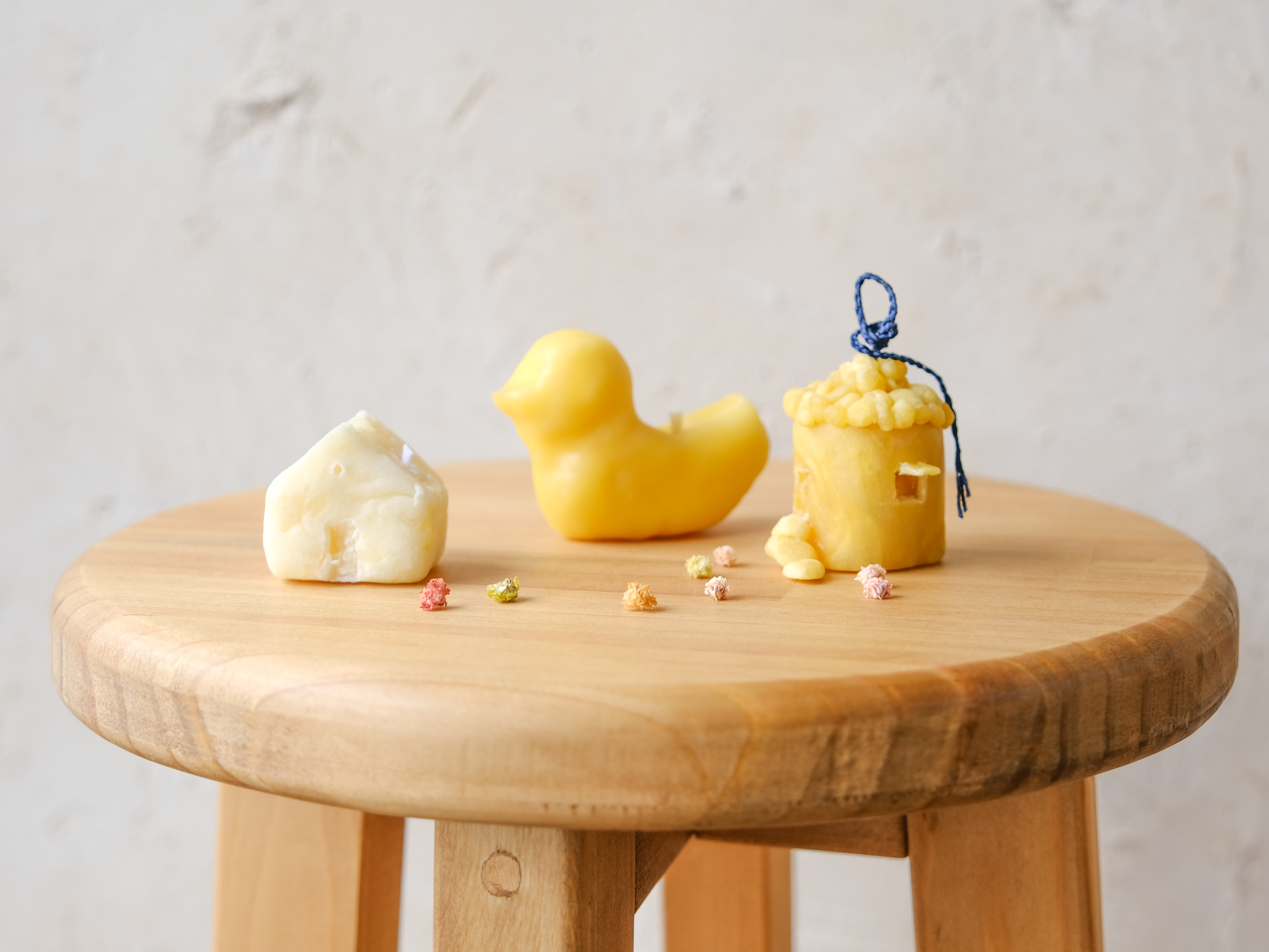 手ごね蜜蝋キャンドルの作り方（今回は鳥）【お子さんも制作できます】の紹介画像1