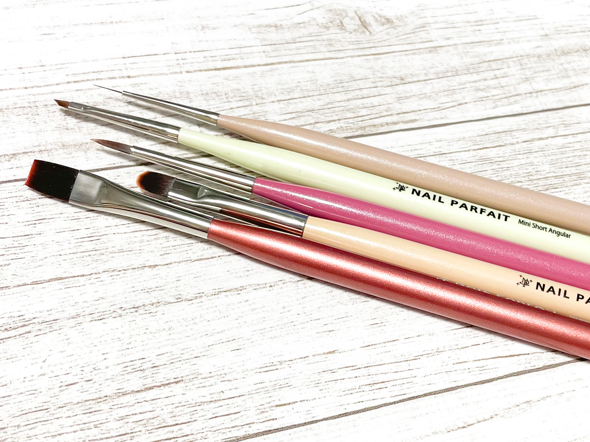 ネイルアート上達の為のブラシワーク基礎講座（①筆の種類について詳しく知ろう！）