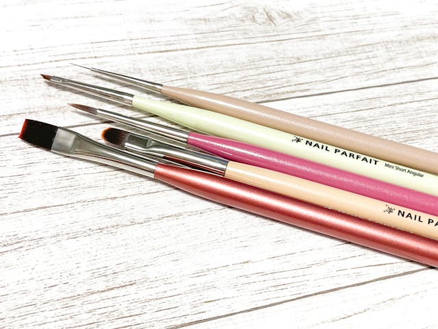 ネイルアート上達の為のブラシワーク基礎講座（①筆の種類について詳しく知ろう！）