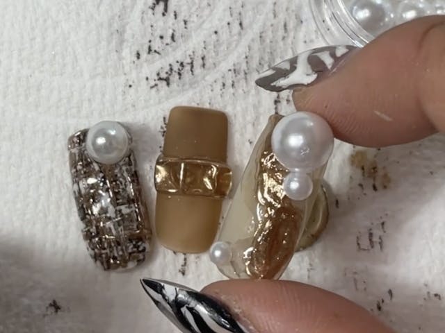 ツイード＋サブアート2本のネイルアート