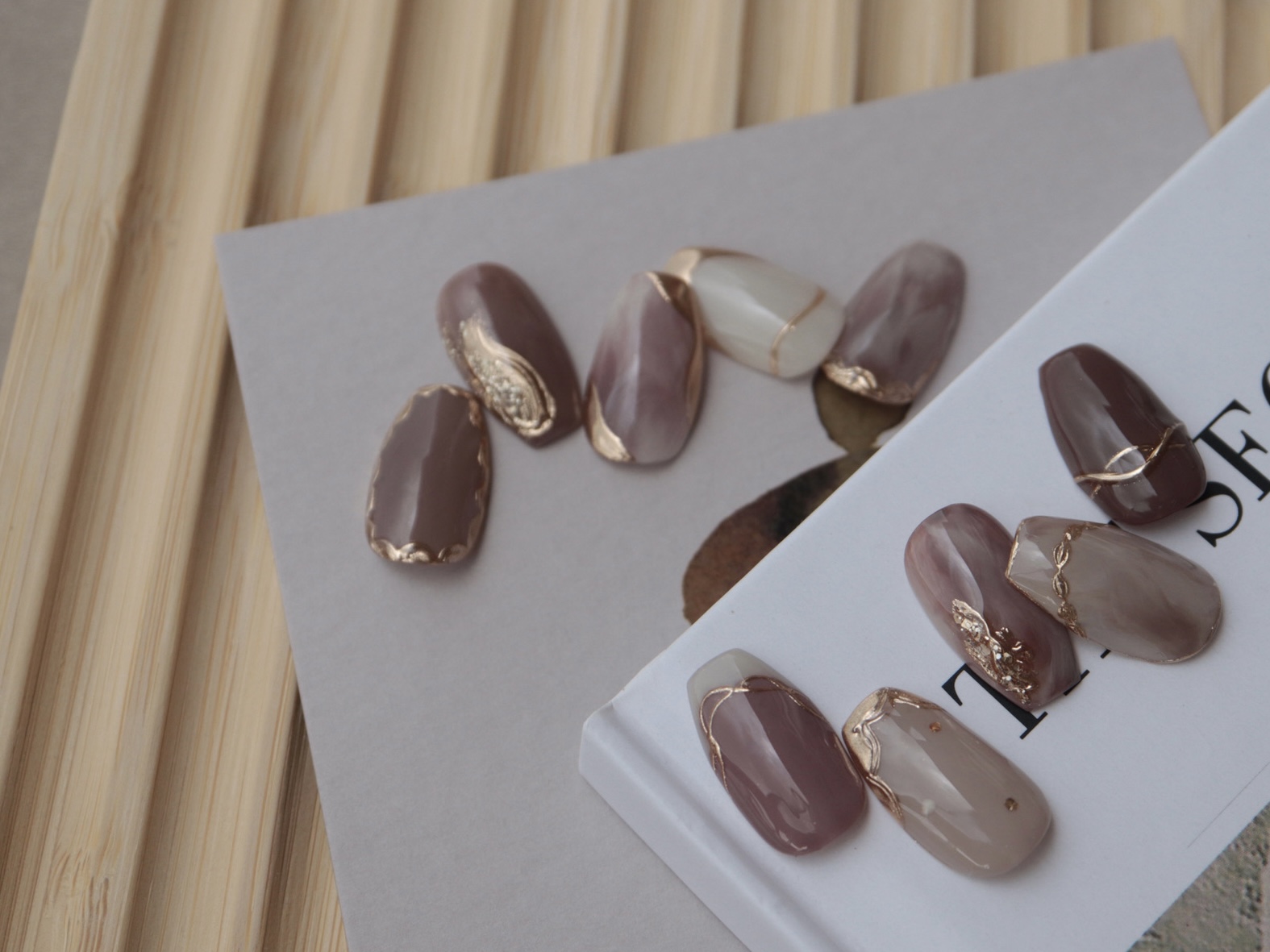 icchoconailsのミラーアートの作り方