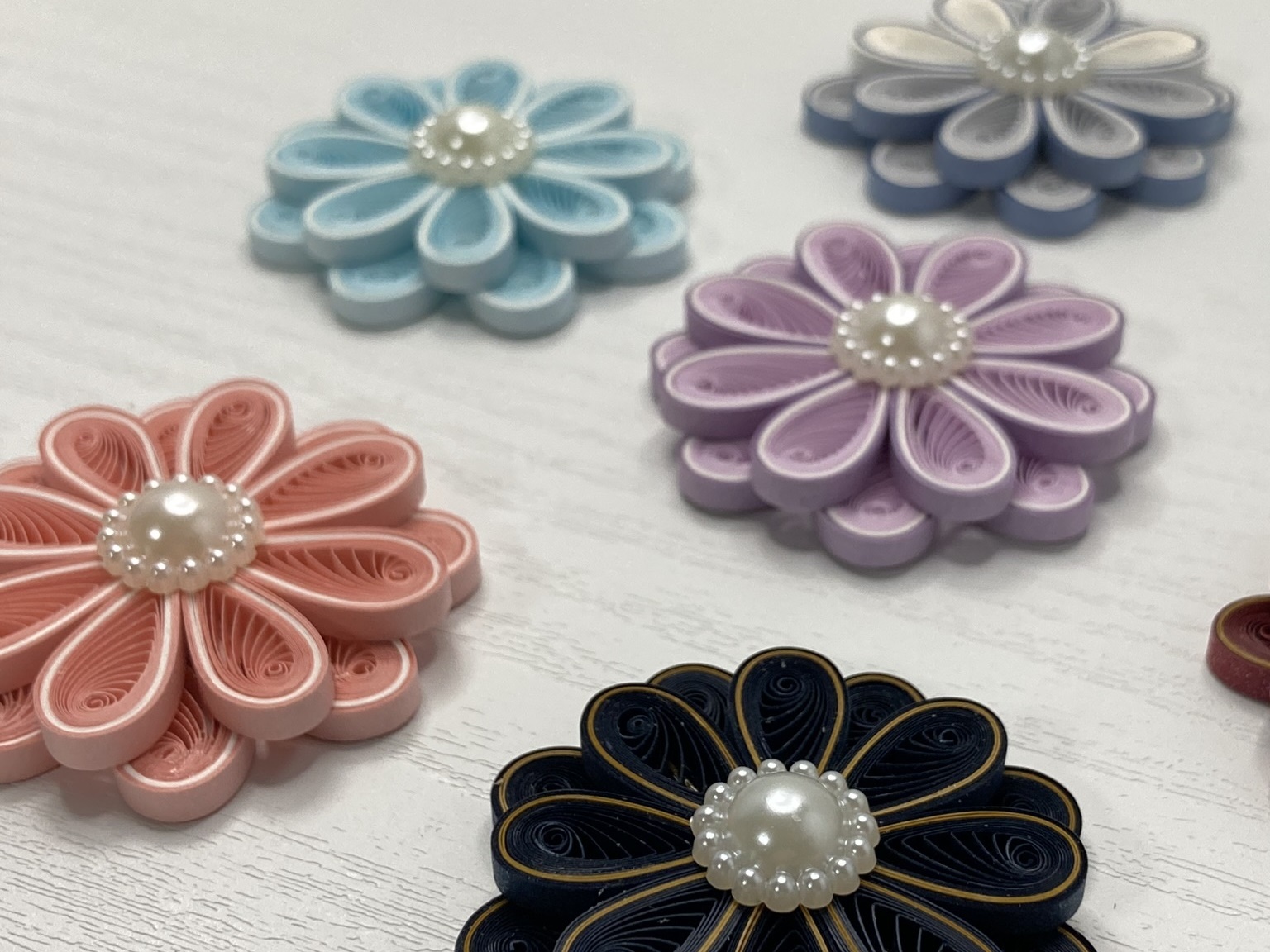 ペーパークイリングで作るブローチレッスン