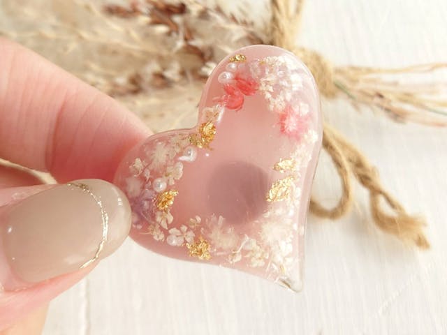 【レジンで作る】ハートのマグネットの作り方