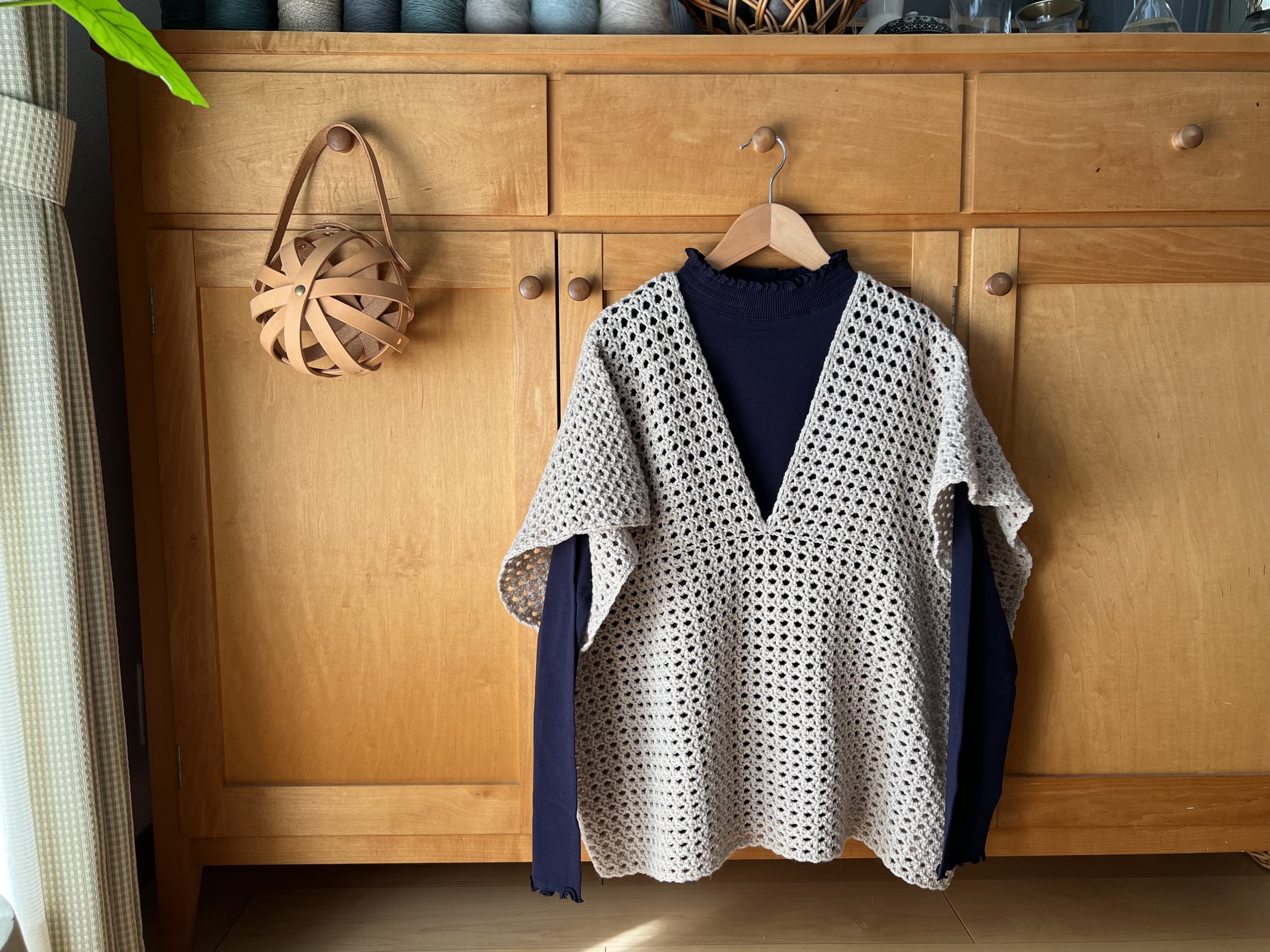 かぎ針編み Vネックベストの編み方【PDF編み図付】