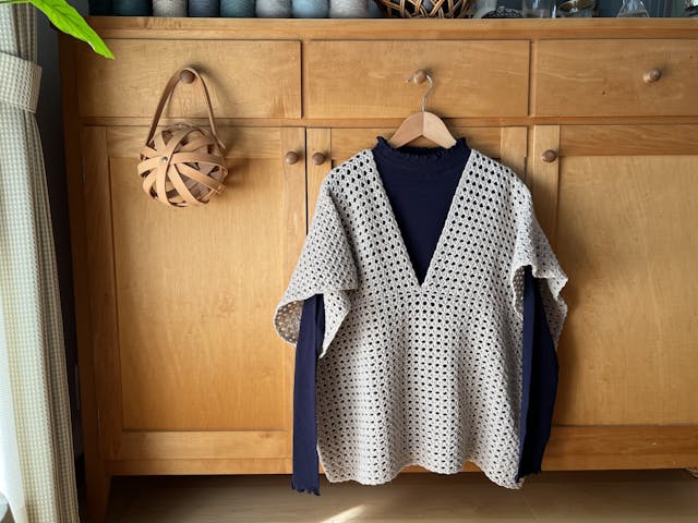 かぎ針編み Vネックベストの編み方【PDF編み図付】