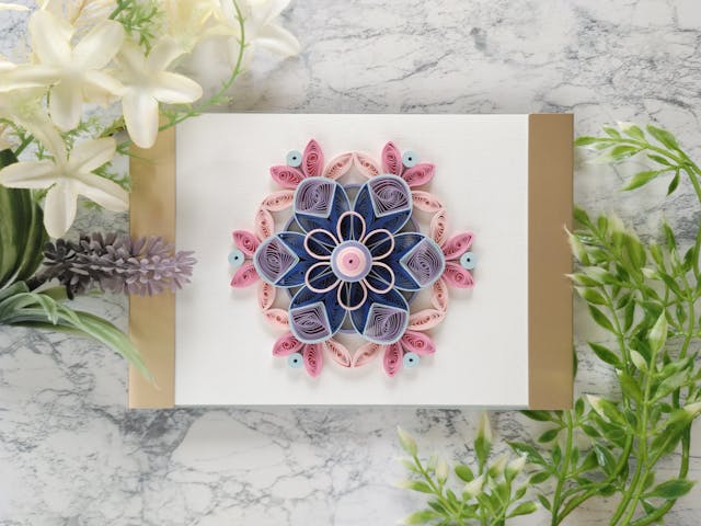 ペーパークイリングで作る立体マンダラ