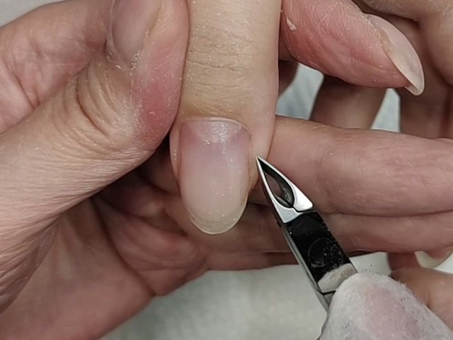 今更聞けないネイルケアのやり方の紹介画像1