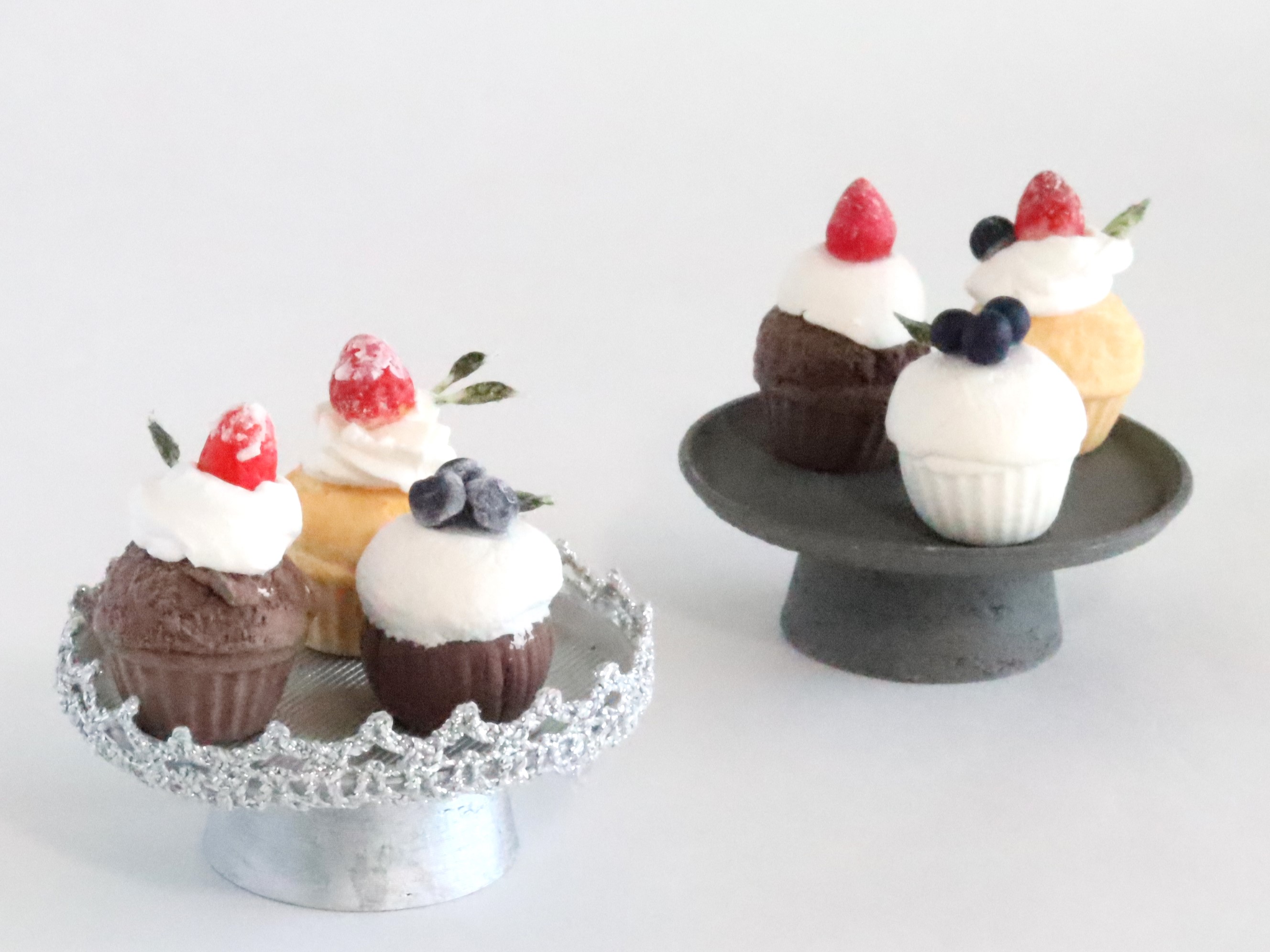 ≪100均グッズで簡単　1/6ミニチュア≫　いちごとブルーベリーのカップケーキの作り方　