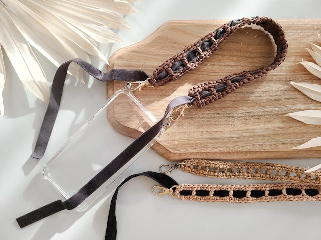 【編み図付き】余り糸活用法🧵│スマホストラップの編み方 for beginner