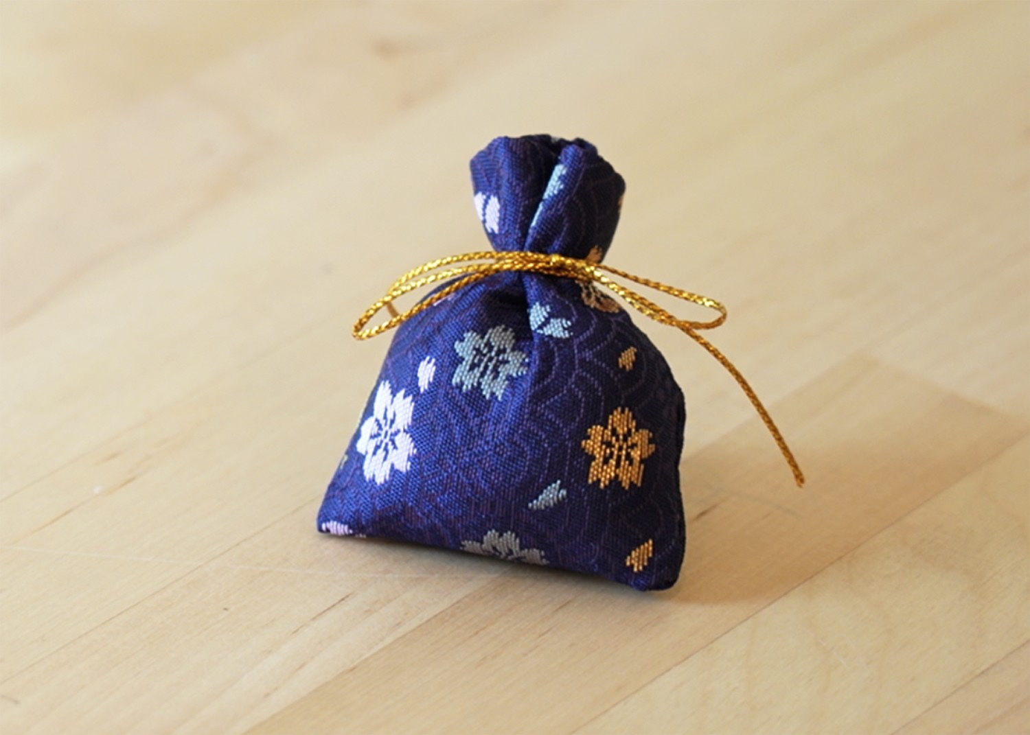 はじめてのお香づくり～バラの香りの匂い袋レッスン～