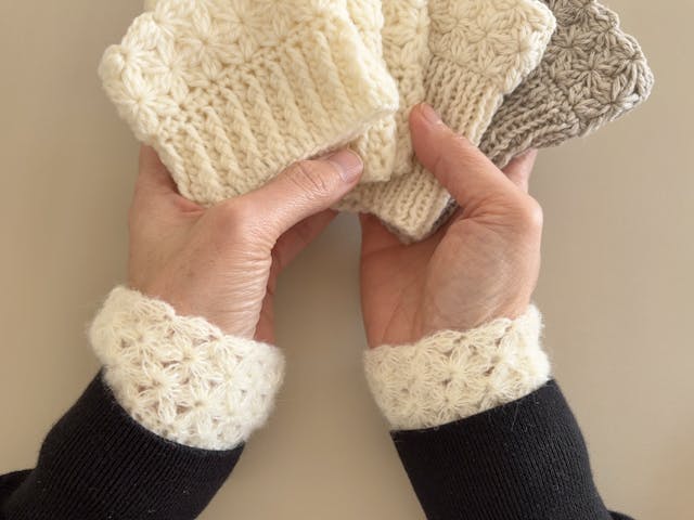 お花模様のリストウォーマーの編み方