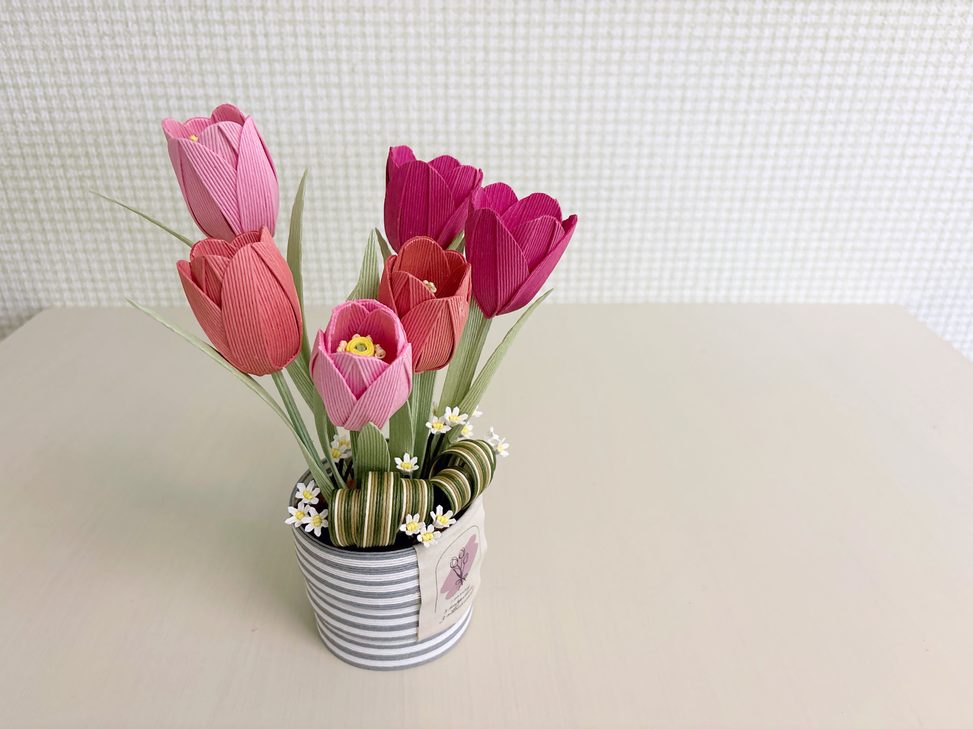 紙バンドでつくる チューリップポットの紹介画像1