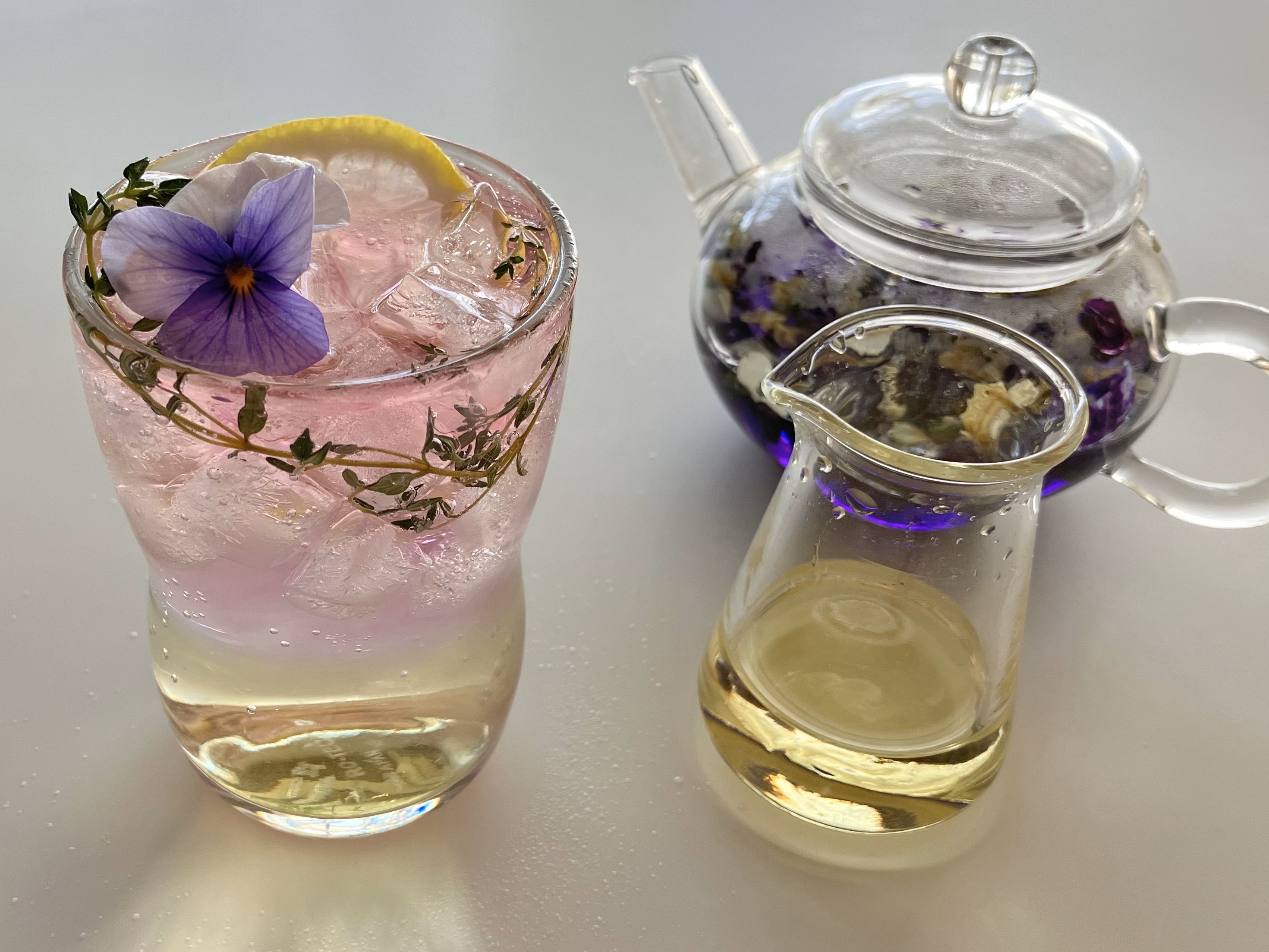 韓国花茶とフラワーハーブ／「花のシロップ」と「花茶フィズ」の作り方