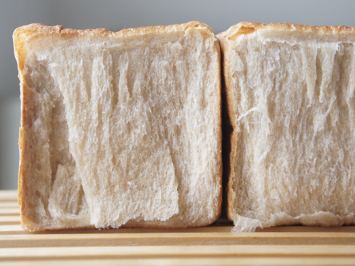 ふわふわ軽い全粒粉角食の作り方	