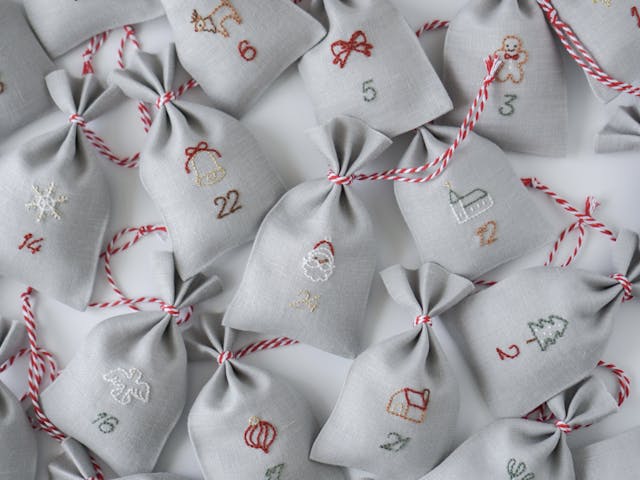 ウール刺繍糸で作る アドベントカレンダーの作り方