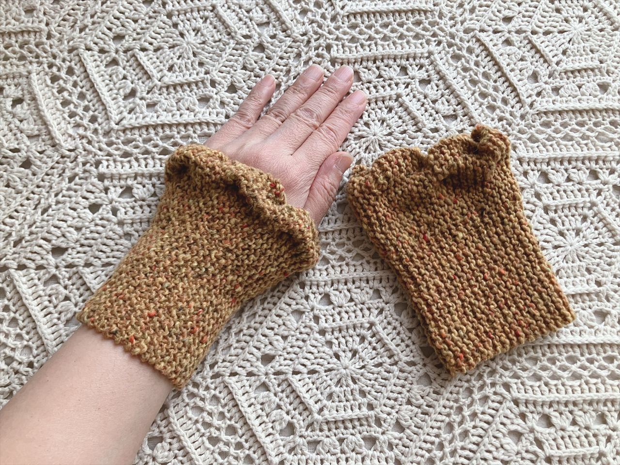 【PDF編み図付き】ガーター編みのリストウォーマ―